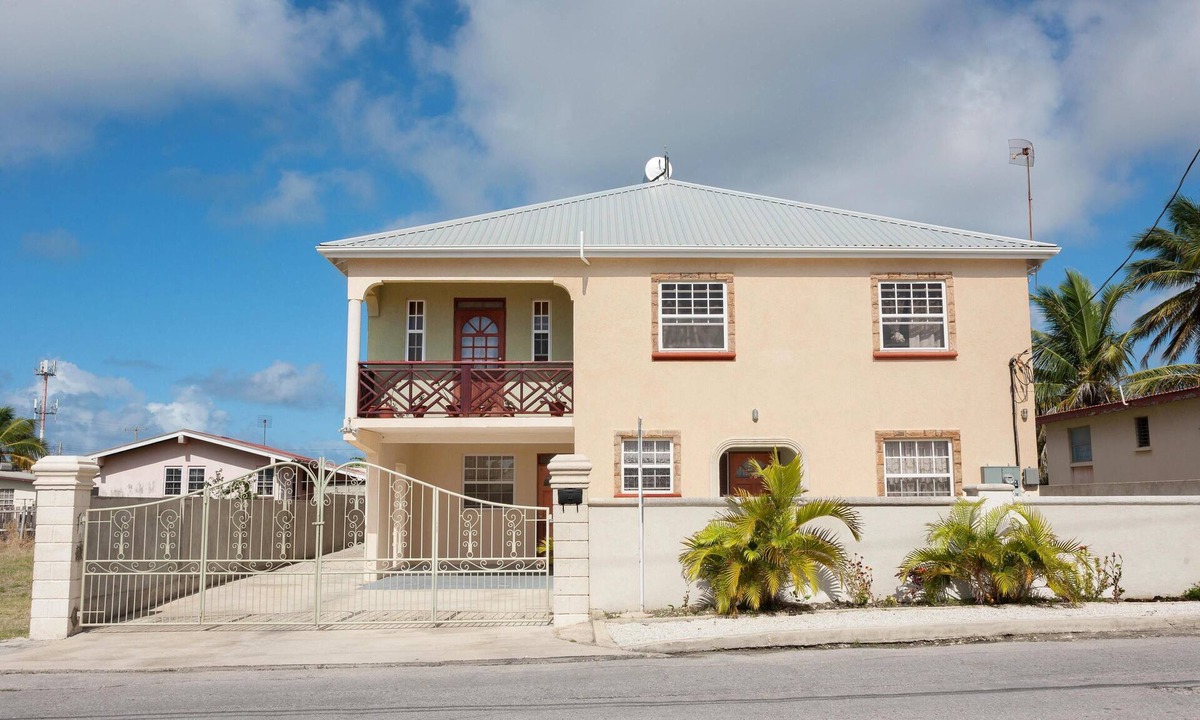 Inch Marlowe Apartment | Trinity Breeze Apartments