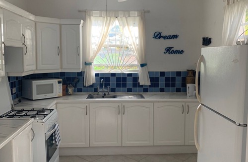 Mullins Apartment | AFFORDABLE 1 BED PROPERTY nr MULLINS BEACH