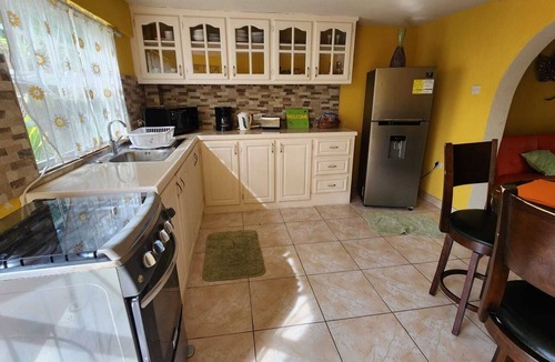 Providence Apartment | Cozy One Bedroom Apartment In Paradise