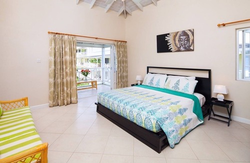 Hastings Apartment | Oppposite Beach with Pool - Margate #4